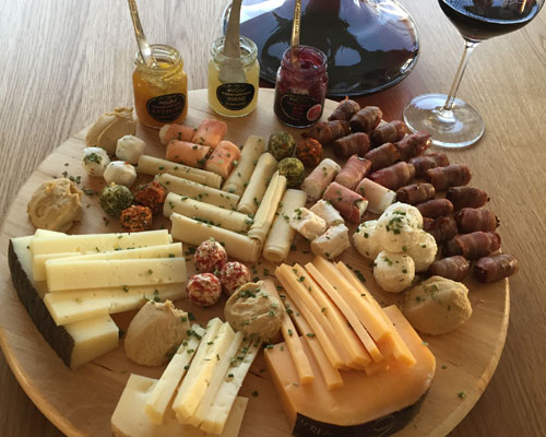 chefmock kaeseplatte mit wein