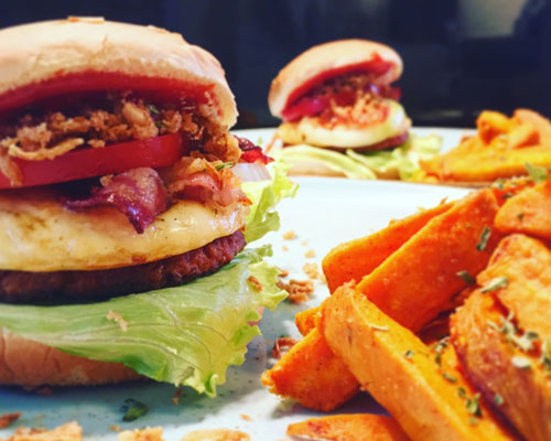 chefmock mietkoch burger suesskartoffel pommes