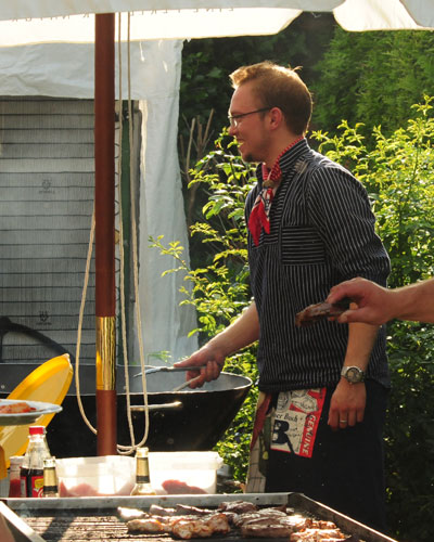 chefmock mietkoch grillen im garten